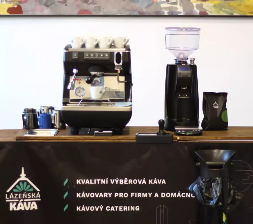 kávovar appia life s mlýnkem nuova simonneli